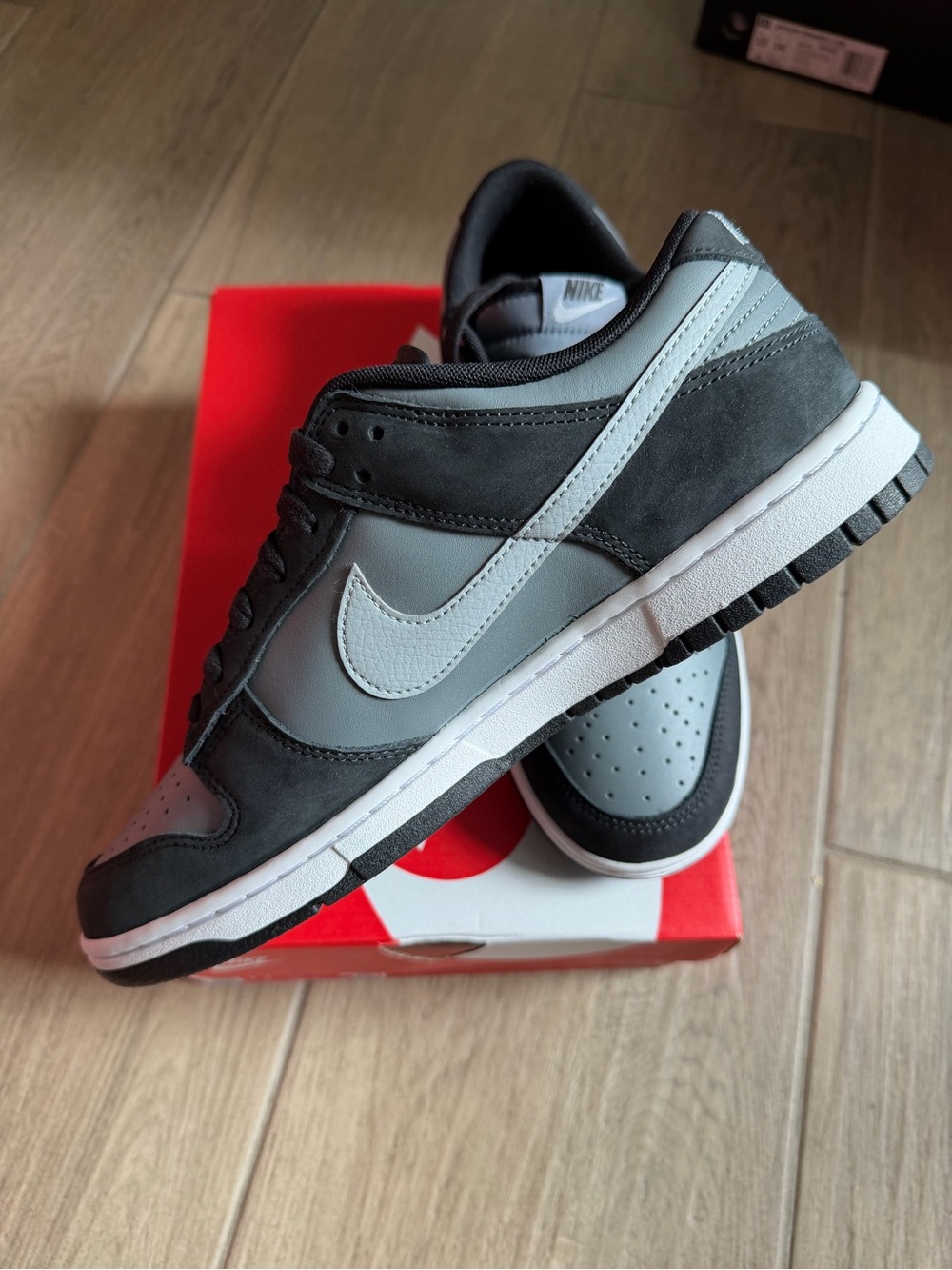 Nike Dunk Low - Picture 4 of 7